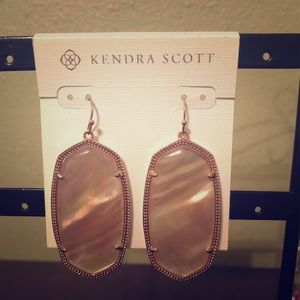 Kendra Scott danielle earrings 💕